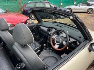 /photos/9679/e72bc0ee-ec3a-41b4-a56c-fc38a74a4b60_i320x240.jpg